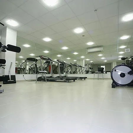 Отель Logis La Fauceille Перпиньан