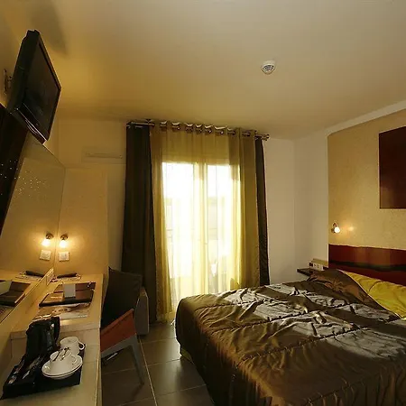 Logis La Fauceille 4* Перпиньан