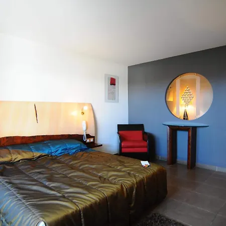 ホテル Logis La Fauceille