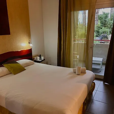 ホテル Logis La Fauceille ペルピニャン