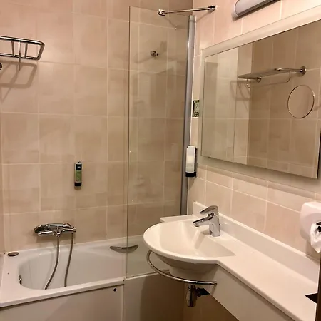 Logis La Fauceille Отель Перпиньан