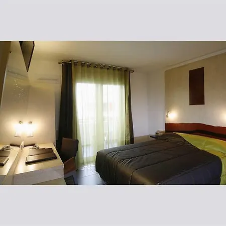 Logis La Fauceille 4* ペルピニャン