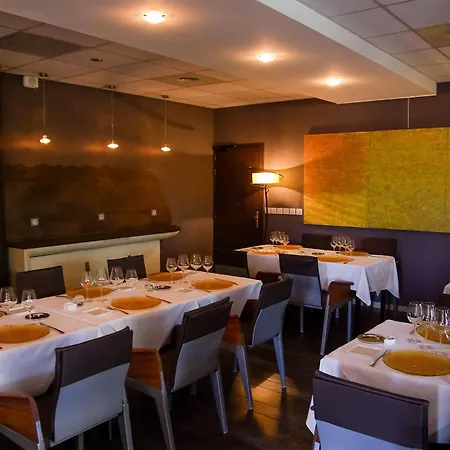 ホテル Logis La Fauceille ペルピニャン