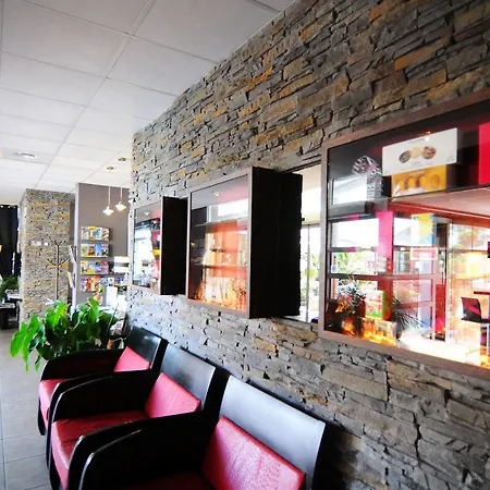 ホテル Logis La Fauceille