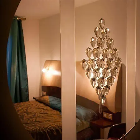 ホテル Logis La Fauceille 4*