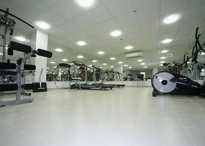 ホテル Logis La Fauceille ペルピニャン