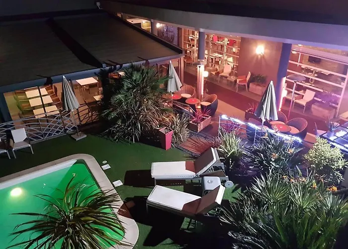 Logis La Fauceille 4* 佩皮尼昂