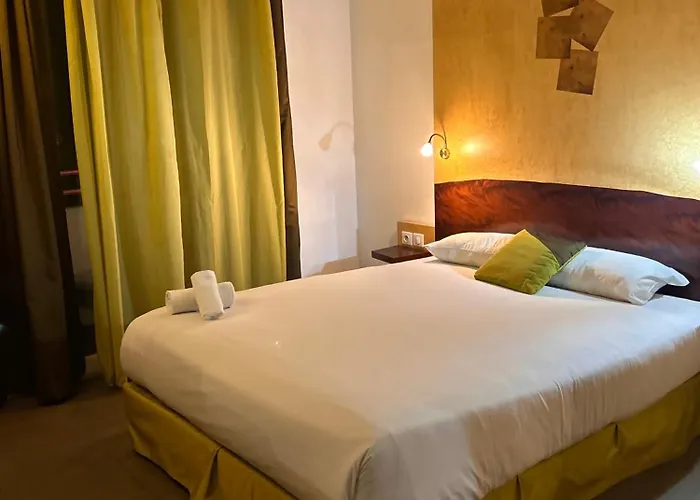 Logis La Fauceille 佩皮尼昂