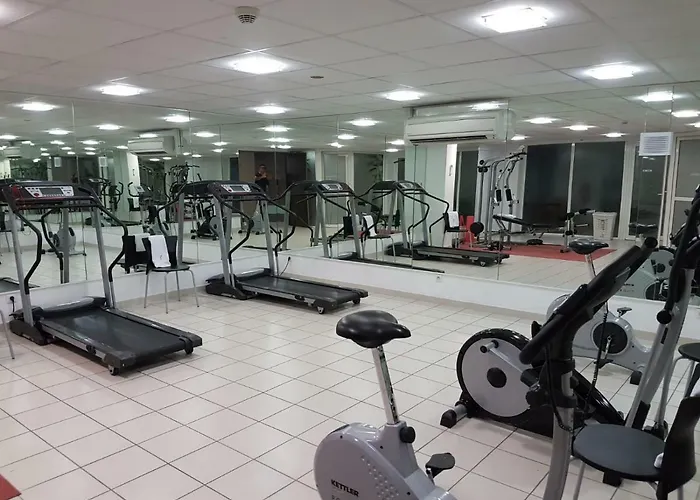 Logis La Fauceille 佩皮尼昂